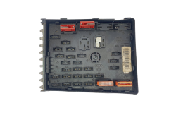 Fuse Box 3C0937125 6359-2777 VW SEAT Audi 40511