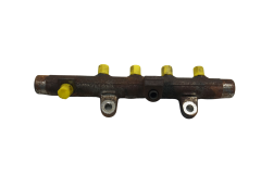 Injection Rail Siemens VDO 8200815617 5WS40154 Renault 1.5 DCI
