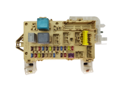 Fuse Box Toyota 89221-0F010 905765 20438