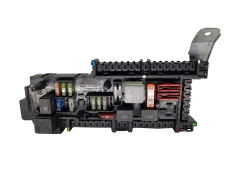 Fuse Box 168298 0-1670658-1 Mercedes Tyco 18977