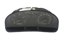 Speedometer/Instrument Cluster VW Passat B5 88311245 1086