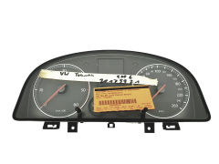 Speedometer/Instrument Cluster VW Touran 1T0920862A Siemens VDO 52343