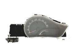 Speedometer/Instrument Cluster Toyota IQ 83800-74112-A Yazaki