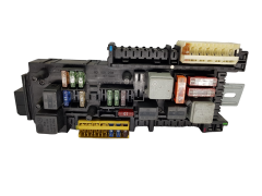 Fuse Box 168298 0-1670658-1 Mercedes Tyco 19967
