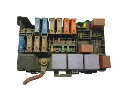 Fuse Box Renault 8200283131 D 55RDYI0A8 LEAR