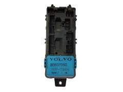 Fuse Box Volvo 30807016 30807050