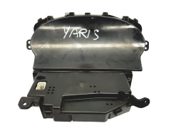Speedometer/Instrument Cluster Toyota Yaris 40898