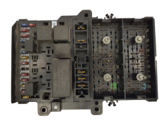 Fuse Box Chrysler Dodge P04707994AE 19647