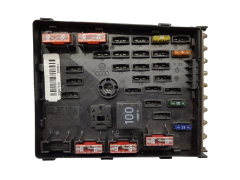 Fuse Box 3C0937125 6359-2777 VW SEAT Audi 10549