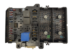 Fuse Box Chrysler Dodge P04707994AE 19635