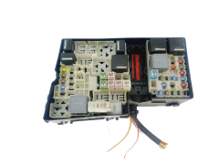 Fuse Box Ford AV6T-14A067-AD E02345500 37935