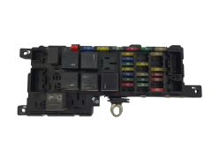 Fuse Box 518828108 30728008 Volvo