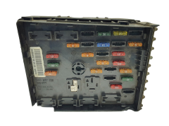 Fuse Box 3C0937125 6359-2777 VW SEAT Audi 68823