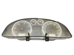 Speedometer/Instrument Cluster VW Passat 3B 3B0920826A 110080137002 VDO