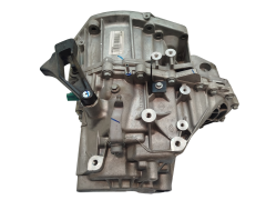 Gearbox New Original ND4001 8200907117 Renault Megane 3 1.9 DCI