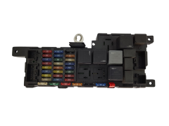 Fuse Box 518788104 8678449 Volvo
