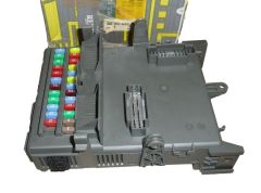 Fuse Box New Original 8200449594 Renault Laguna 2