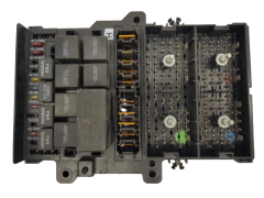 Fuse Box Chrysler Dodge P4707592