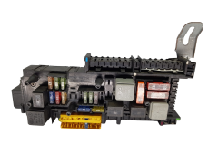 Fuse Box 168298 0-1670658-1 1670660 Mercedes Tyco