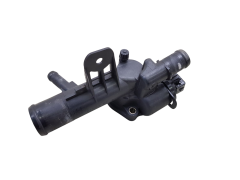 Thermostat Housing 8200244023 1.5 dci Renault Nissan