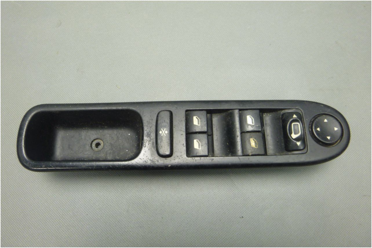 Switch Szyb i Lusterek Peugeot 307 96351623XT main product photo