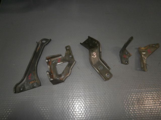Pawl Mount Bracket 3,0 V6 dci Espace 4 / Vel Satis (1) Renault main product photo